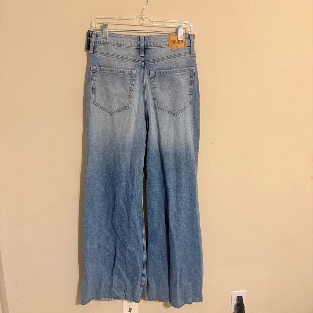 Hollister High-Rise Extreme Baggy Distressed Light Wash Jeans W26 L32 - Picture 9 of 16